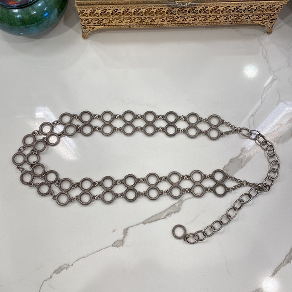Antiqued Silver-Toned Textured Metal Figure/8 Linked Belt - EUC - Picture 15 of 16